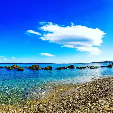 A 50 Passi Dal Tempio Di Apollo *