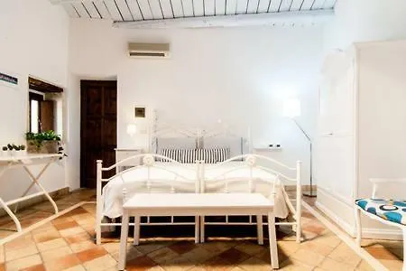 A 50 Passi Dal Tempio Di Apollo * Syracuse