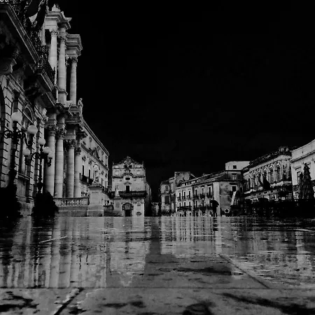A 50 Passi Dal Tempio Di Apollo * Syracuse