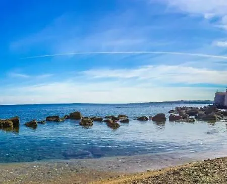 A 50 Passi Dal Tempio Di Apollo Syracuse