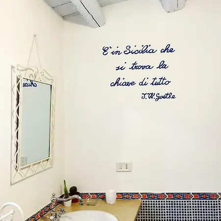 A 50 Passi Dal Tempio Di Apollo Daire Siraküza